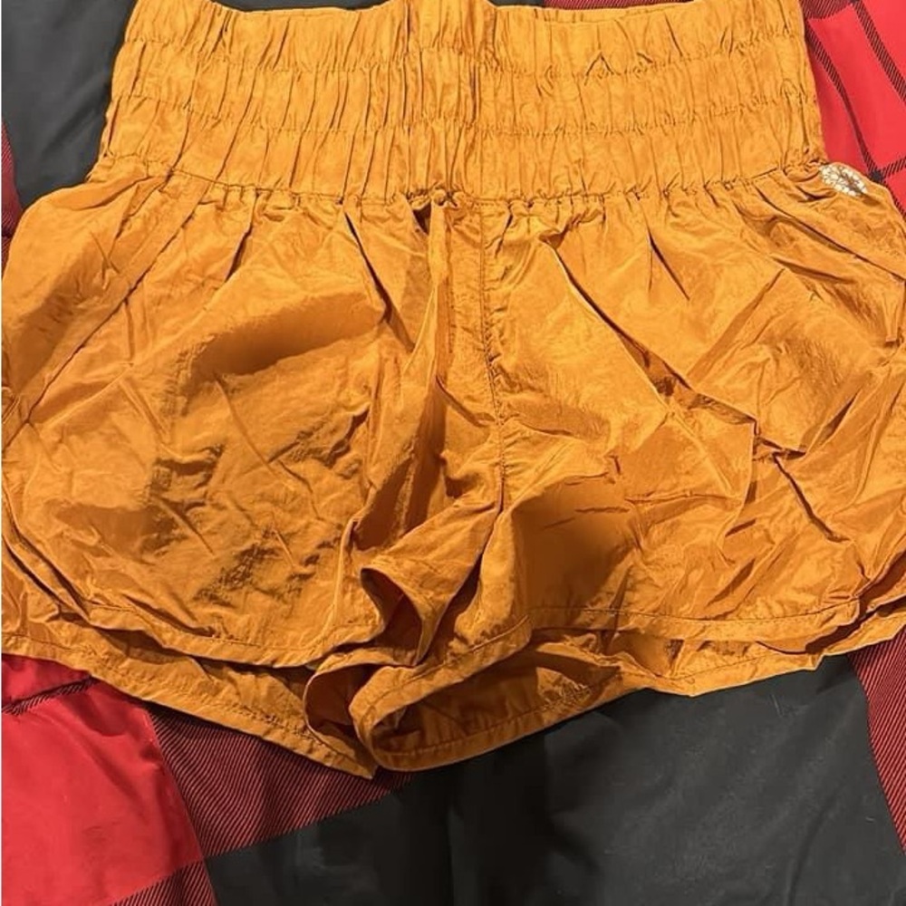 Large free people short